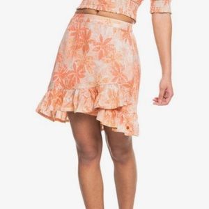 Roxy Face to Love floral mini skirt